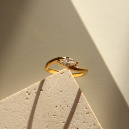 PREORDER - Marquise Shine Ring