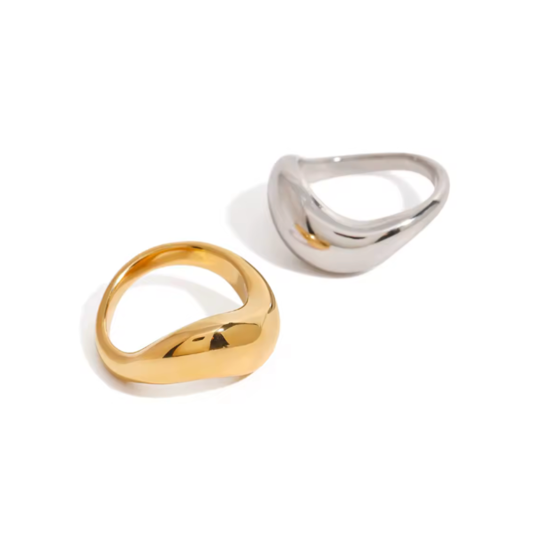 Curvy Statement Ring